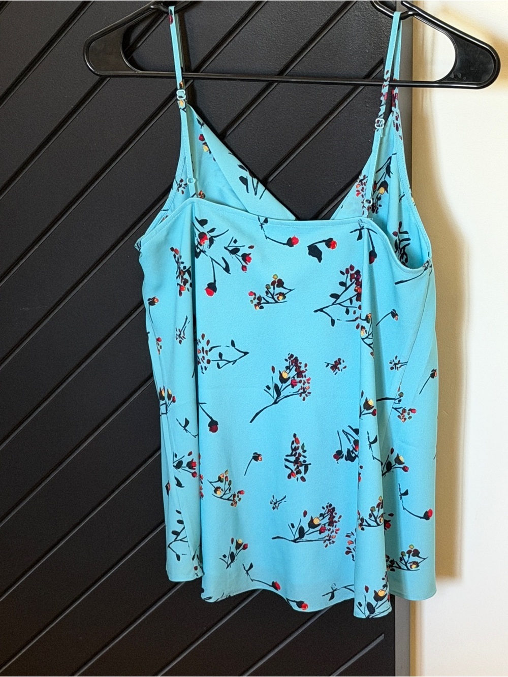 Ecru floral tank with adjustable straps. Size S. Excellent condition! - Picture 2 of 2